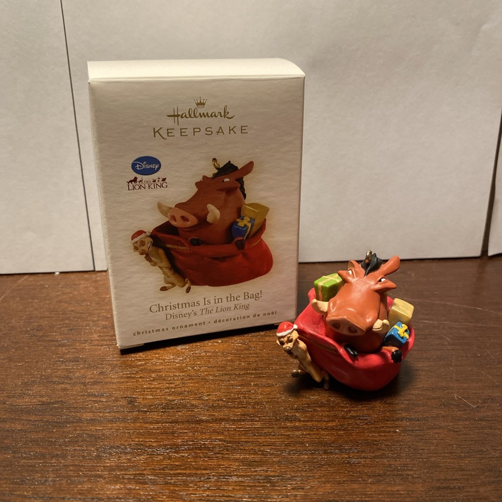 Hallmark Keepsake Ornament 2009 - Disney Lion King - Christmas is in the Bag